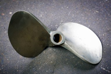 Tekne pervanesi sürat teknesi paslanmaz çelikten imal.