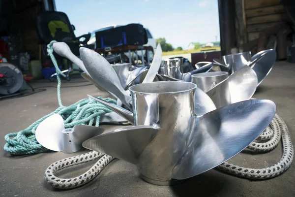 Boot Propellers Speedboot Gemaakt Van Roestvrij Staal Anker Tandwielen Touwen — Stockfoto