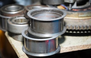 Arka plan eski kasnak kemer merdane kapatın.