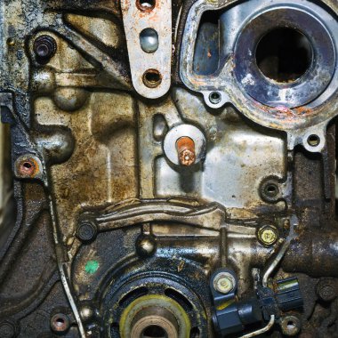 Araba motoru alımı yan alıcı closeup hizmet