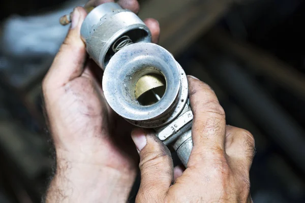 Old Car Carburator Man Hand — Stock Photo, Image