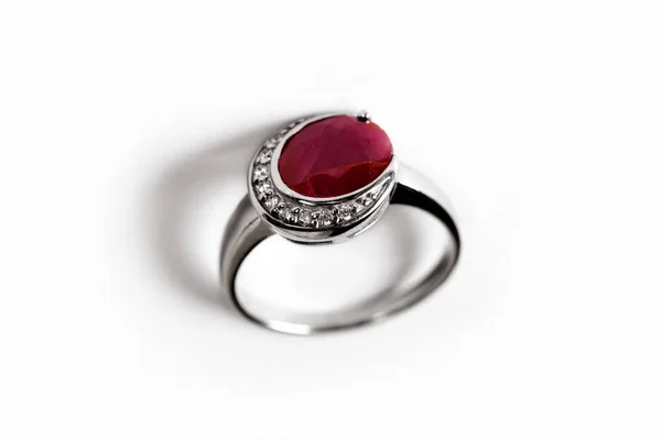 Pierścionek Diamond Elegancja Luksusowy Pierścień Ruby Izolowane Białym Tle — Zdjęcie stockowe