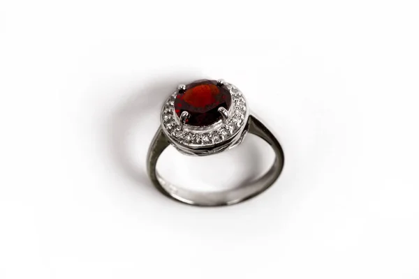Diamantring Elegans Lyx Ring Med Ruby Isolerad Vit Bakgrund — Stockfoto