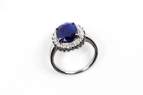 Bague Diamant Elégance Bague Luxe Avec Saphir Bleu Isolé Sur — Photo