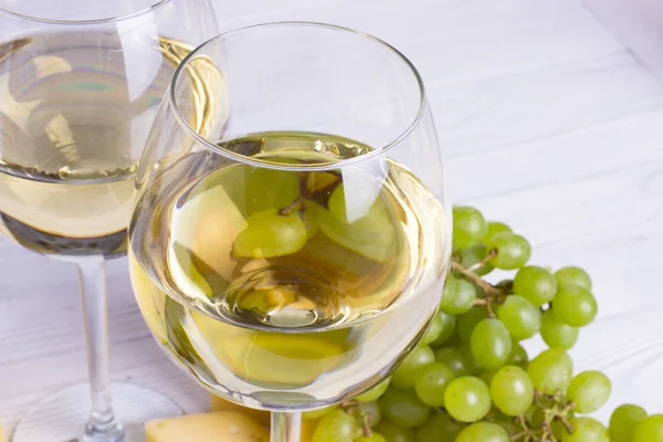 Verre Vin Blanc Avec Des Collations Différents Types Fromage Figues — Photo