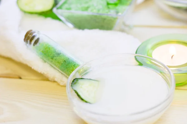 Cucumber Home Spa Hair Care Concept Sliced Cucumber Bottles Oil — Stock Photo, Image