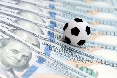Futbol topu f çok dolar üzerinden. Yolsuzluk futbol oyunu. Kupası. Avrupa Kupası. UEFA Şampiyonlar Ligi. Bahis ve kumar kavramı.