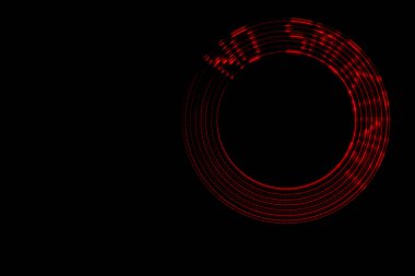 Sigara içmek yasak. Kırmızı Led Ekranın yazıt soyut dairesel hareket etkisi sağ tarafında siyah bir arka plan ile. Kopya alanı.