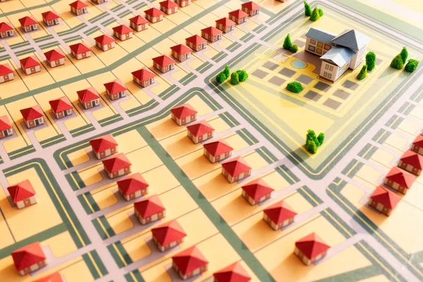 Kentsel düzen Binası. Bir köy veya kağıttan yapılmış şehrin küçük bir alan soyut modeli. Yeni bir mahalle inşaatı için taslak planı.