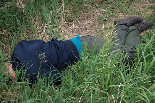 Criminal, accident or social problems. The corpse of a tramp in the grass or alcoholic intoxication. Killing a homeless man. Dead body after lightning strike.