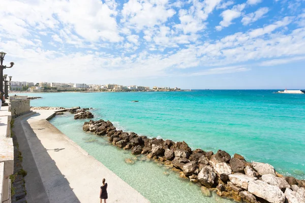 Otranto Apulia Italia Rompedor Olas Muelle Otranto Italia — Foto de Stock