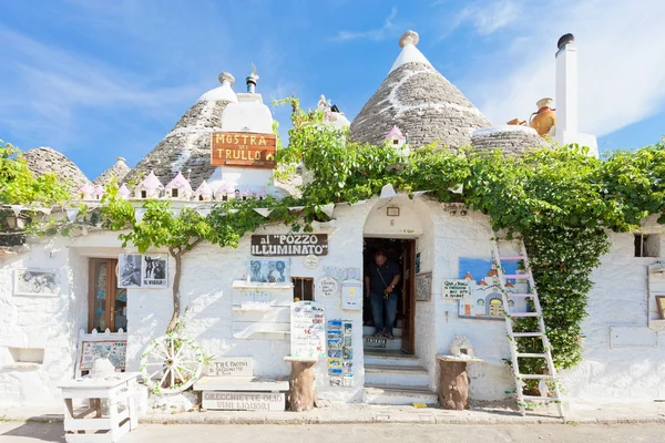 Alberobello Puglia Italia June 2017 Toko Suvenir Biasa Kota Tua — Stok Foto