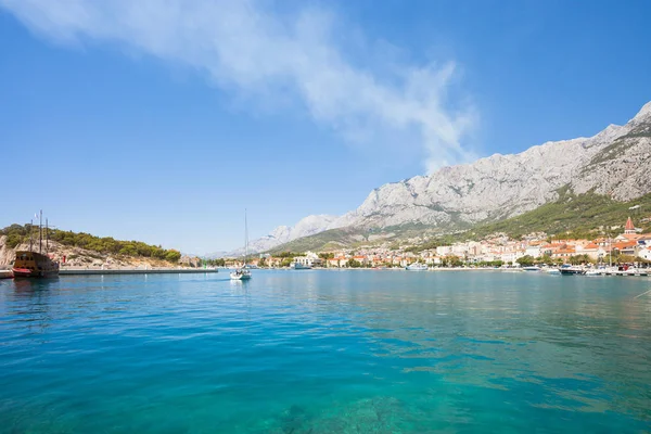 Makarska, Dalmazia, Croazia - Impressionante vista sulla baia di — Foto Stock