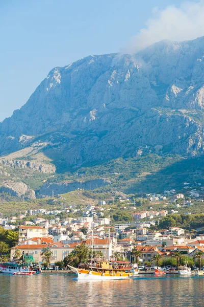 Makarska, Dalmácia, Croácia - A vida é bela na Riviera o — Fotografia de Stock