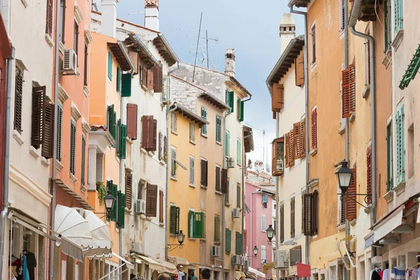 Rovinj, Istria, Croacia - Paseando por el casco antiguo de Rovinj Imágenes de stock libres de derechos