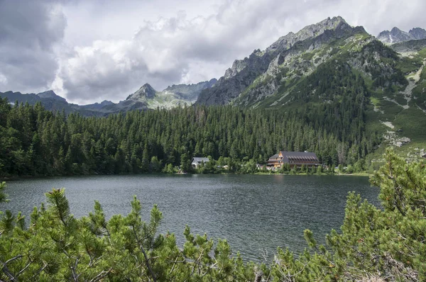 Lago Con Dighe Moreniche Popradske Pleso Natura Straordinaria Alti Monti — Foto Stock