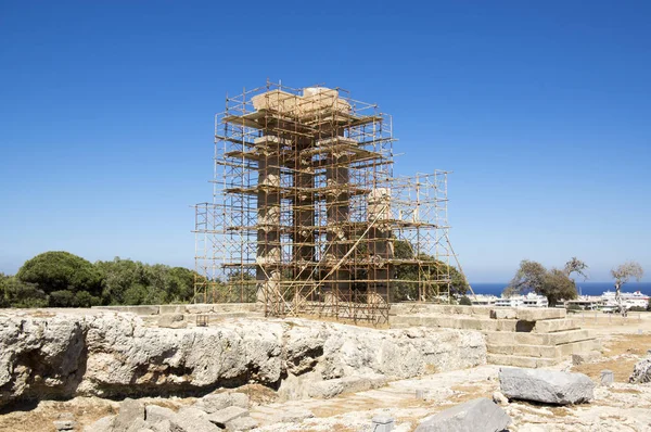 Tempio Apollo Ricostruzione Circondato Impalcature Acropoli Rodi Cielo Blu Tempo — Foto Stock