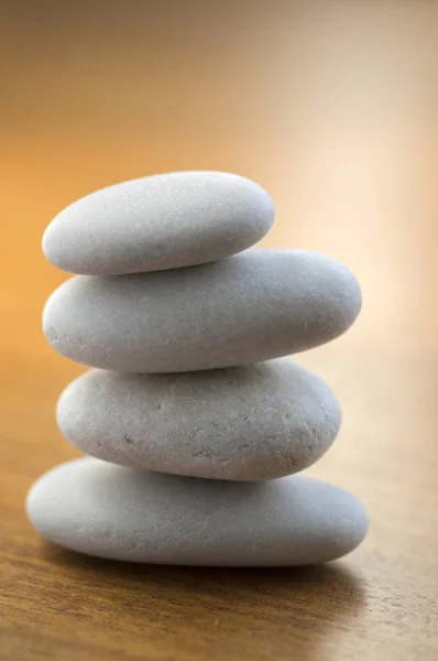 Cztery Kamienie Cairn Wieża Opanowanie Kamienie Rock Rzeźby Zen Światło — Zdjęcie stockowe