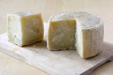 ahşap masa Pecorino peyniri 