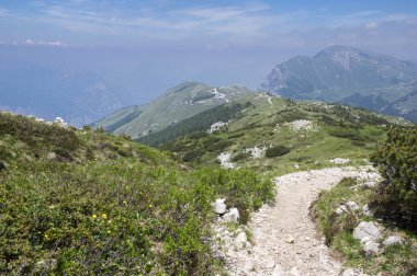 Turistik patika Alta Via del Monte Baldo, Garda Dağları sırtı