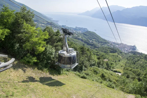 Června 2017 Moderní Vysokokapacitní Lanovka Malcesinu Horu Monte Baldo Garda — Stock fotografie