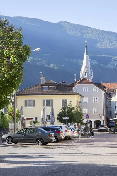 Beyaz Kule Gotik Tarzı Saint Michael Parish Kilisesi Brixen Bozen — Stok fotoğraf