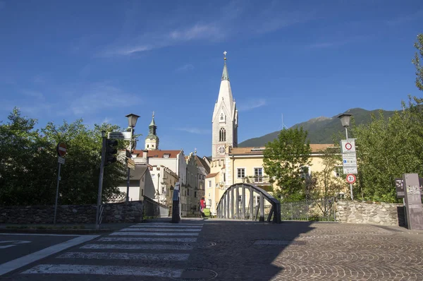 Bílá Věž Gothic Styl Farní Kostel Michaela Brixen Verona Itálie — Stock fotografie