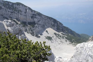 Turistik patika Alta Via del Monte Baldo, Garda Dağları sırtı