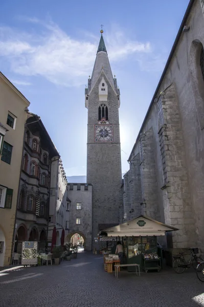 哥特式样式 Saint 迈克尔教区教堂 Brixen Bozen 意大利 — 图库照片