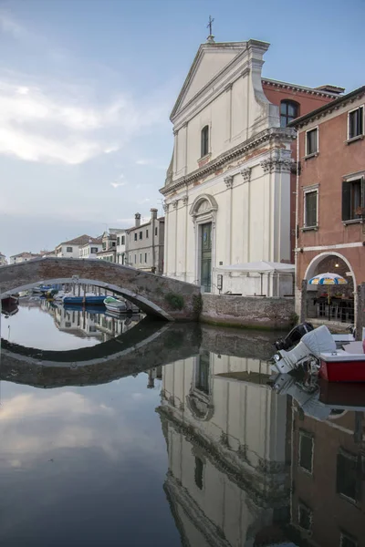 June 2017 Early Evening Chioggia Streets Romantic Scene Canal Boats — Stock Photo, Image