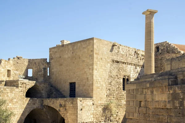 Lindos Cittadella Fortificata Dell Acropoli Durante Stagione Turistica Estiva Rovine — Foto Stock