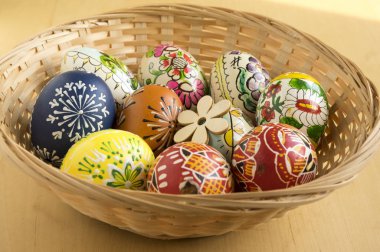 Ev yapımı el yapımı sepet, tablo Easter dekorasyon yumurta boyalı