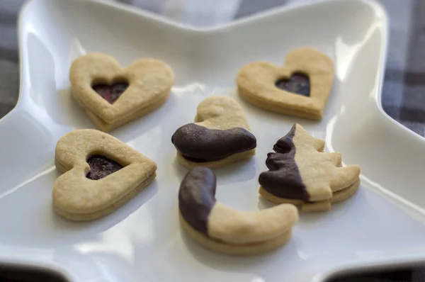 Kerst Snoepjes Koekjes Gemaakt Van Caramelstroop Gebak Diverse Vormen Gevuld — Stockfoto