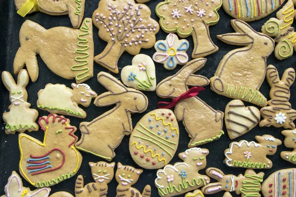 Grupo Pão Gengibre Páscoa Cozido Biscoitos Açucarados Deliciosos — Fotografia de Stock