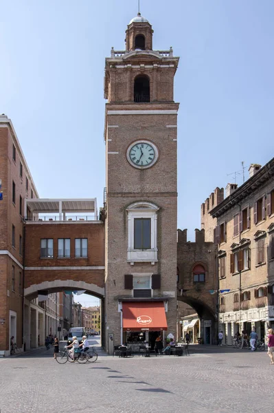 Ferrara Italia Giugno 2017 Piazza Ferrara Con Monumenti Persone Torre — Foto Stock