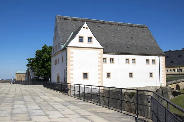 Φρούριο Konigstein Που Ονομάζεται Επίσης Saxon Bastille Στην Κορυφή Του — Φωτογραφία Αρχείου