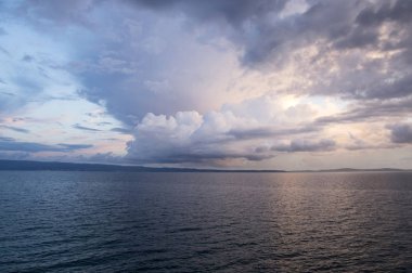 Stobrec, Hırvatistan bulutlu gün batımı