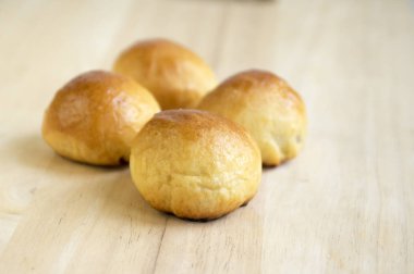 Reçel ile dolu Moravyalı kek