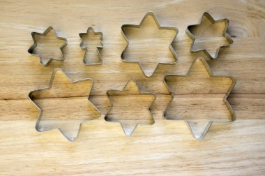 Pişirme, çerez kesici ahşap tahta, yıldız kesiciler, Doğal Jüt Sicim üzerinde Noel için hazır