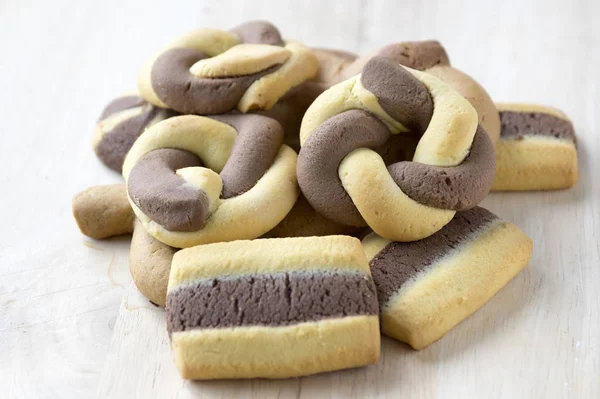 Galletas Dulces Griegas Dos Colores Sobre Tabla Madera Vainilla Pastelería — Foto de Stock