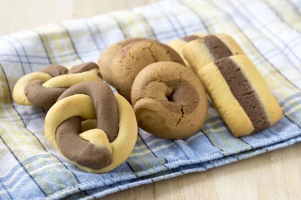 Griego Dulces Dos Colores Tablero Madera Toalla Cocina Azul Galletas — Foto de Stock