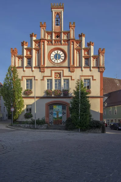 Velburg, Neumarkt in der Oberpfalz / Alemania - 15 de septiembre de 2018: Pintoresca ciudad en Alemania en Europa, edificios coloridos — Foto de Stock