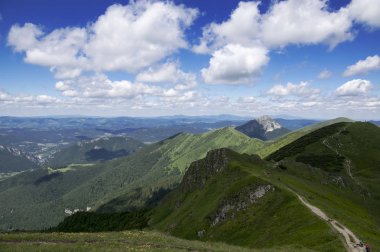 Dağlar ve mavi gökyüzü ile Highlands manzara, mala Fatra, Slovakya