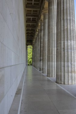 Regensburg / Almanya, - 18 Eylül 2018: Memorial Walhalla Regensburg Bavyera bölgesi sonbahar güneş ışığı içinde