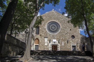 Trieste / İtalya - 23 Haziran 2018: Trieste Katedrali sonraki Castello di San Giusto turistik sezon da.