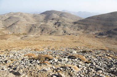 En yüksek dağ Ida Psiloritis ile Yunan Girit dağ sırası, keskin kayalar ve taşlar ile çok kuru sert arazi, natura parkı
