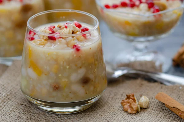 Dessert Tradizionale Turco Asure Ashure Dai Cereali Bolliti Con Frutta — Foto Stock