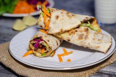 Türk geleneksel yemekleri; Lahmacun