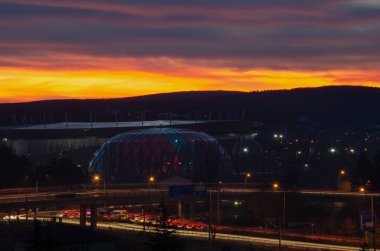 Şehir ışıkları trafik ışıkları günbatımı'Eskişehir Türkiye ' de uzun pozlama için