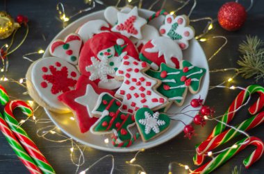 Noel kurabiyeleri ve Noel dekorasyon.